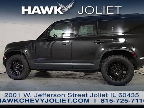 Used 2025 Land Rover Defender 110 S AWD/4WD image 5