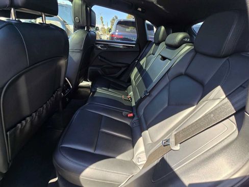 Used 2024 Porsche Macan AWD/4WD image 17