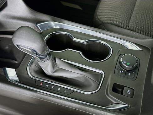 Used 2023 Chevrolet Traverse LT image 24