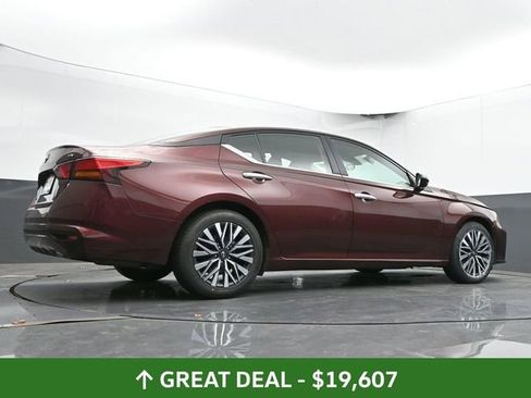 Used 2024 Nissan Altima 2.5 SV image 50