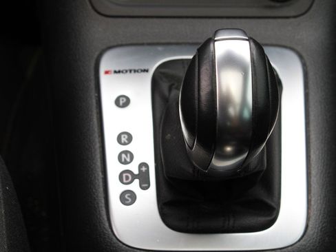 Used 2016 Volkswagen Tiguan image 22