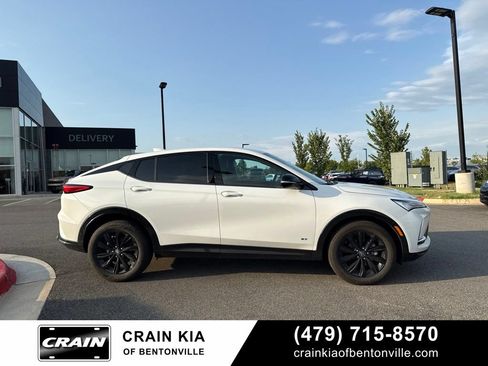 Used 2025 Buick Envista Sport Touring w/ Convenience I Package FWD image 2