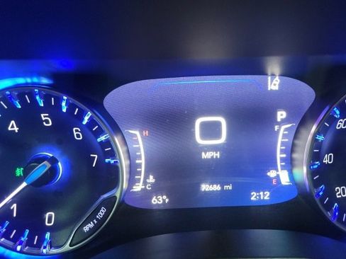 Used 2023 Chrysler Pacifica Touring-L image 25