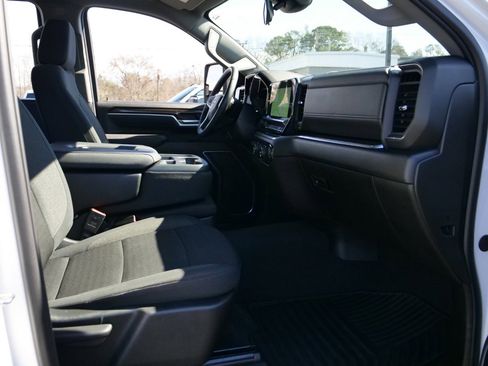 Used 2025 Chevrolet Silverado 2500 LT w/ Convenience Package image 37