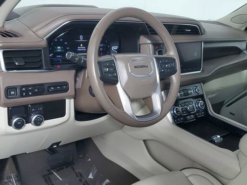 Used 2024 GMC Yukon XL Denali image 21
