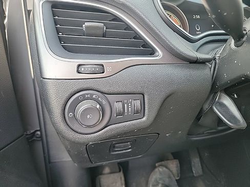 Used 2022 Jeep Cherokee Latitude Lux image 17