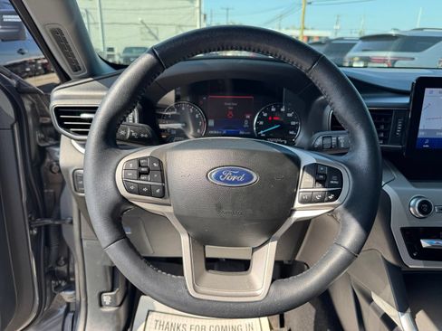 Used 2023 Ford Explorer XLT w/ Equipment Group 202A AWD/4WD image 18
