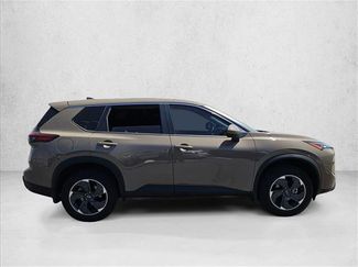 Used 2024 Nissan Rogue SV FWD video 4