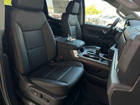 New 2026 GMC Sierra 1500 SLT image 16
