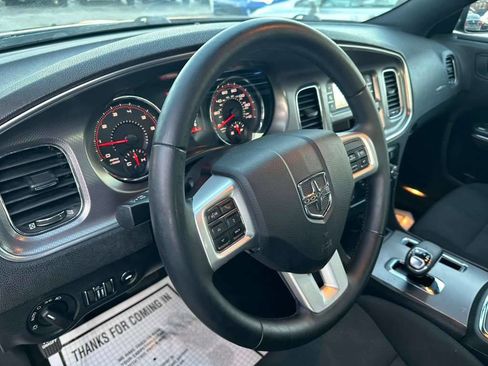 Used 2014 Dodge Charger SE w/ Sport Appearance Group image 14