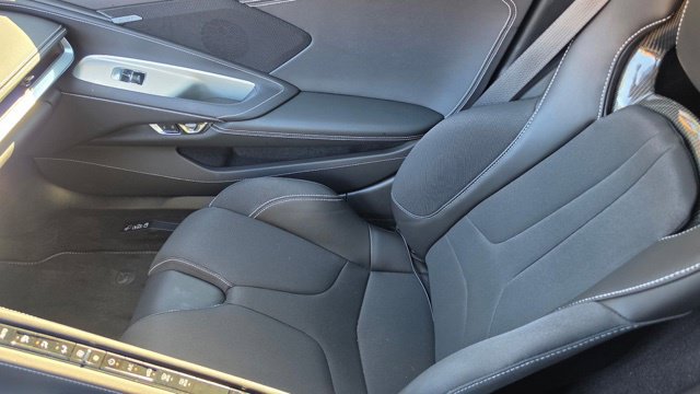 Used 2025 Chevrolet Corvette Z06 RWD image 9