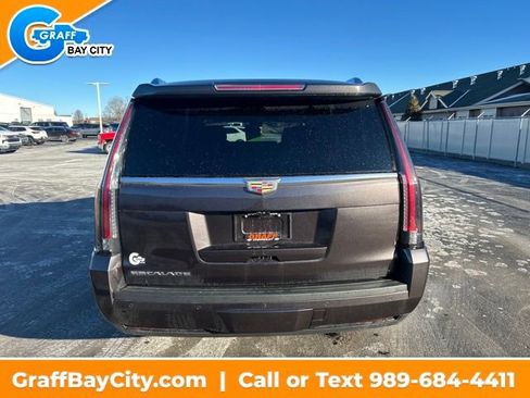 Used 2017 Cadillac Escalade ESV Luxury image 4