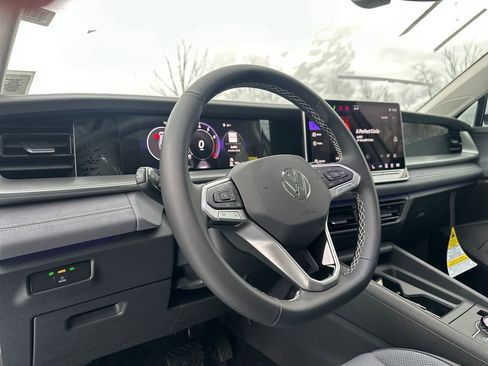 New 2026 Volkswagen Tiguan SE image 6