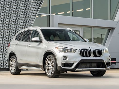 Used 2017 BMW X1 xDrive28i AWD/4WD image 1