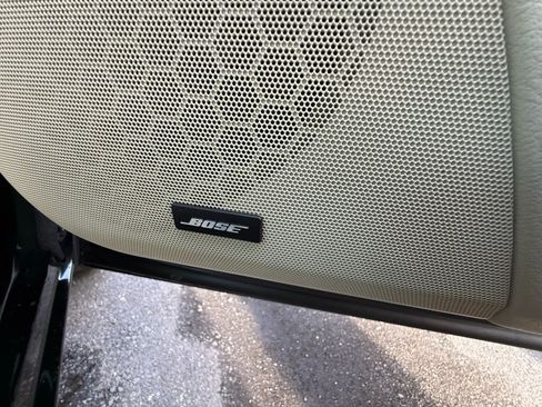 Used 2010 Cadillac DTS Platinum image 26