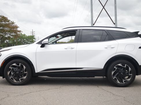 Used 2024 Kia Sportage SX FWD image 2