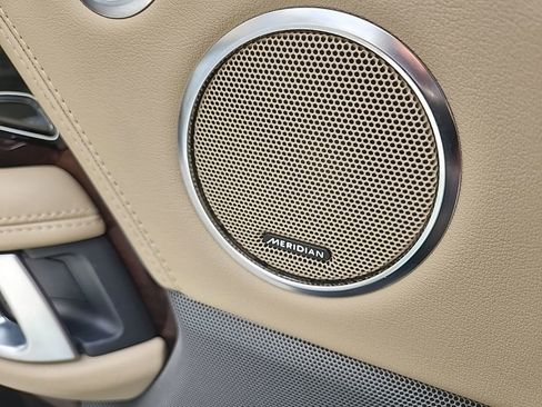 Used 2020 Land Rover Range Rover HSE image 6