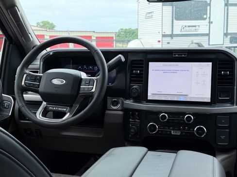 Used 2026 Ford F250 Platinum w/ Platinum Plus Package AWD/4WD image 11