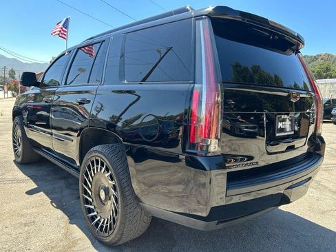 Used 2017 Cadillac Escalade Platinum AWD/4WD image 5