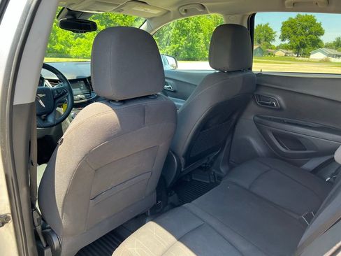 Used 2017 Chevrolet Trax LT AWD/4WD image 17