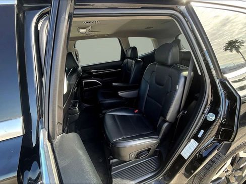 Used 2025 Kia Telluride S image 23
