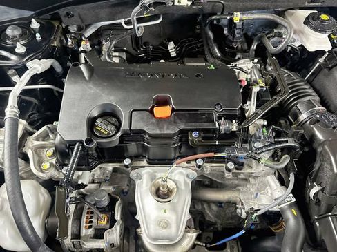Used 2024 Honda HR-V LX image 31