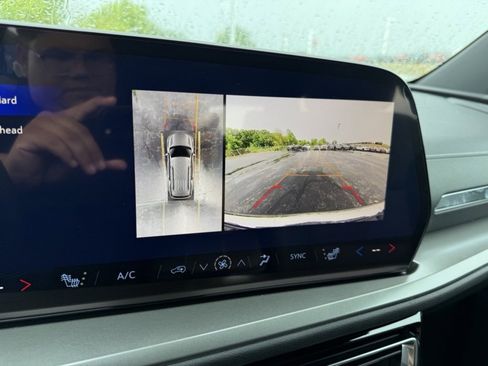 New 2026 Chevrolet Traverse LT w/ Driver Confidence Package image 11