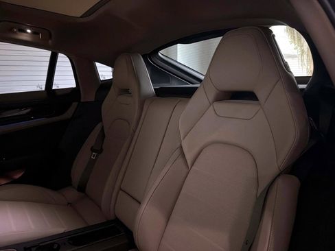 Used 2025 Porsche Panamera RWD image 16