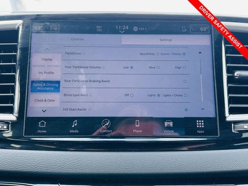 Used 2025 Chrysler Pacifica Select FWD image 8