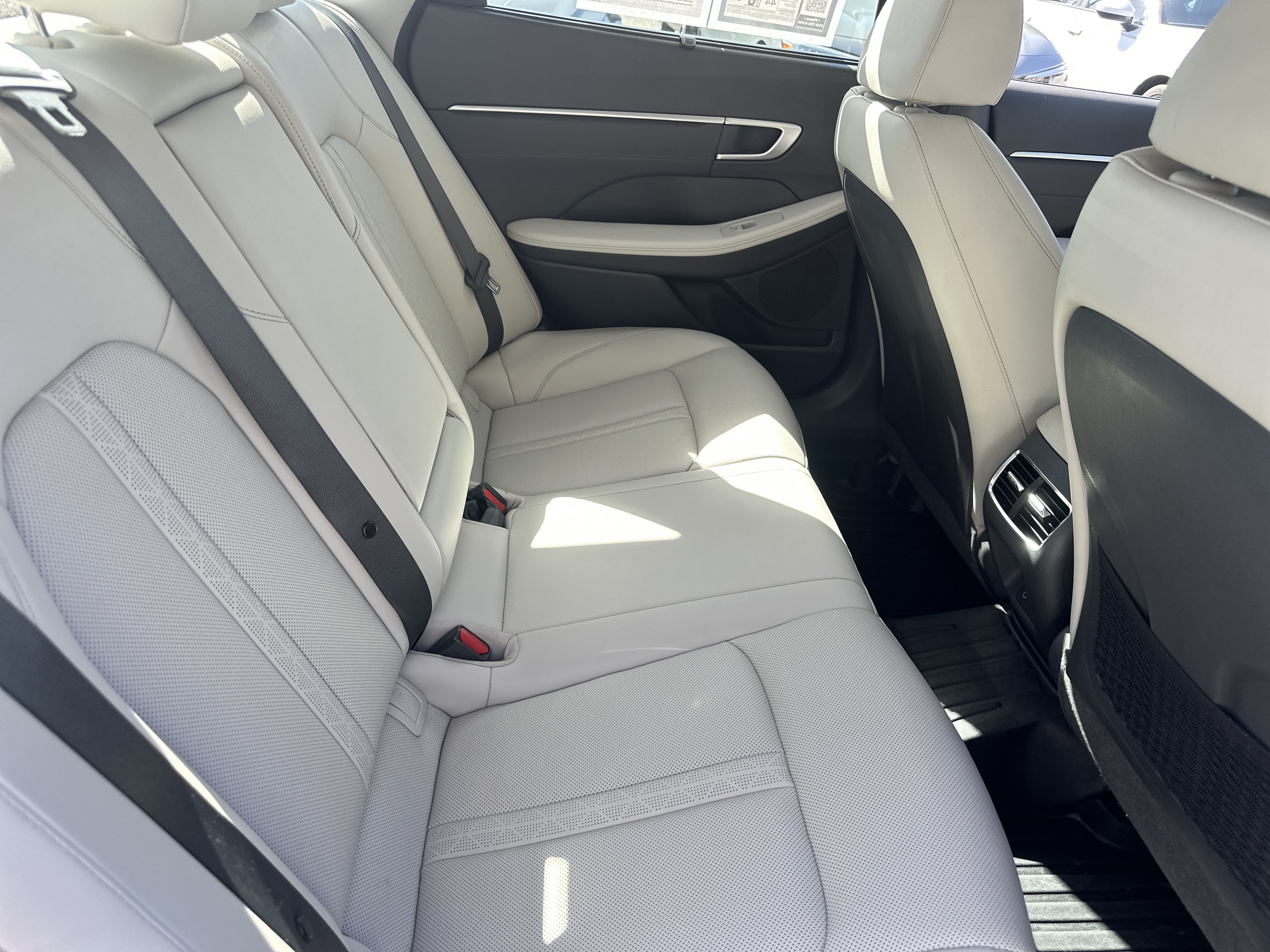 Used 2025 Hyundai Sonata Limited FWD image 14