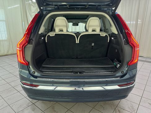 Used 2025 Volvo XC90 T8 Plus w/ Protection Package Premier AWD/4WD image 8