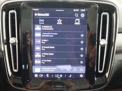 Used 2024 Volvo C40 Recharge Core image 21