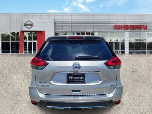 Certified 2020 Nissan Rogue SV FWD image 3