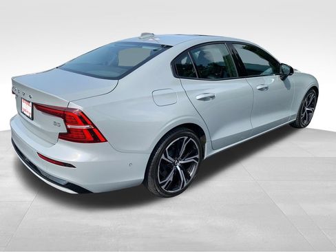 Used 2024 Volvo S60 B5 Plus FWD image 5