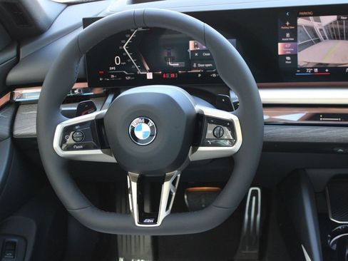 Used 2026 BMW 530i w/ M Sport Package RWD image 11