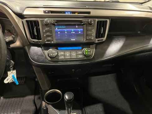 Used 2014 Toyota RAV4 XLE image 29