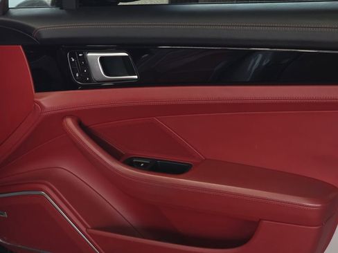 Used 2018 Porsche Panamera 4S w/ Premium Package Plus image 37