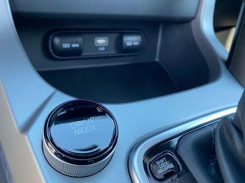 New 2026 Kia Seltos LX FWD image 17