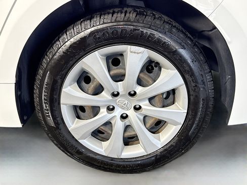 Used 2020 Toyota Corolla LE FWD image 36