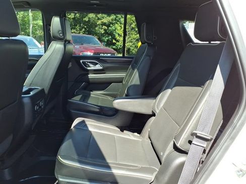 Used 2021 Chevrolet Tahoe Premier w/ Premium Package AWD/4WD image 13