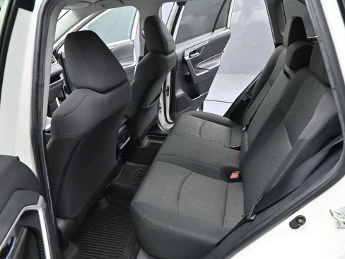Used 2022 Toyota RAV4 XLE AWD/4WD image 29