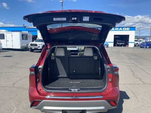 Used 2021 Toyota Highlander Platinum AWD/4WD image 25