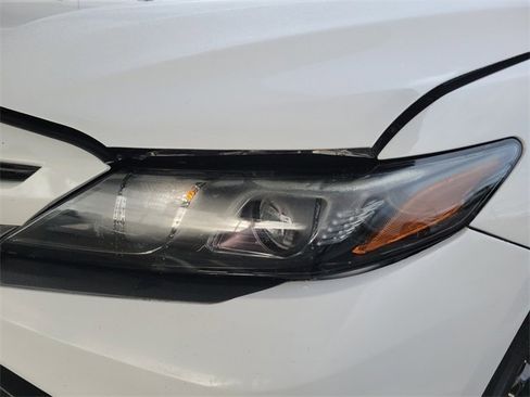 Used 2021 Toyota Camry SE image 27