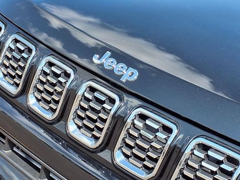 Used 2025 Jeep Compass Limited AWD/4WD image 29