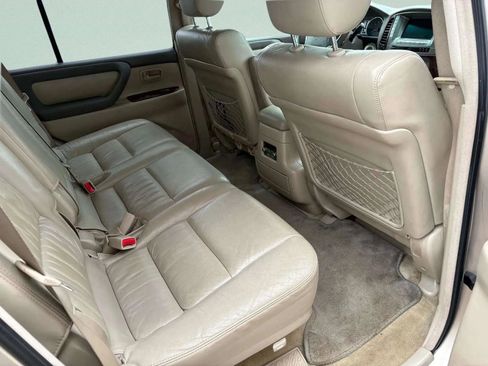 Used 2006 Toyota Land Cruiser Sport Utility 4D image 13