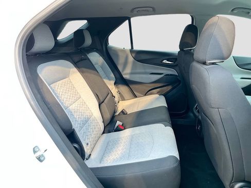 Used 2022 Chevrolet Equinox LS w/ LS Convenience Package image 24