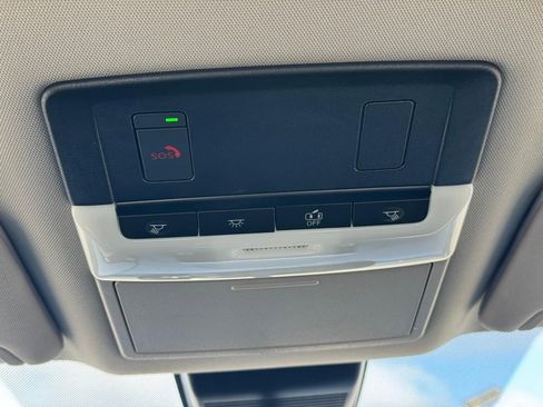 Used 2025 Nissan Altima 2.5 SV image 19