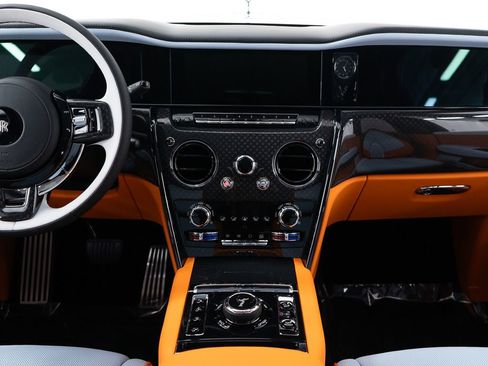 New 2026 Rolls-Royce Cullinan Black Badge image 40