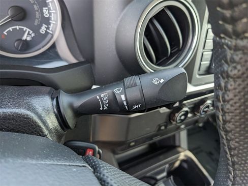 Used 2016 Toyota Tacoma SR5 image 32