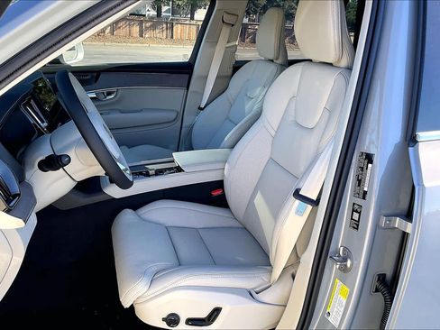 New 2026 Volvo XC90 T8 Ultra w/ Protection Package Premier image 11